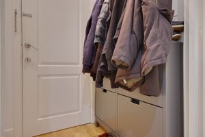 Entranceway- click for photo gallery